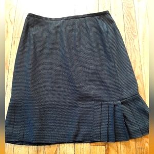 Worthington - Women's Dress Casual Pleated hem Skirt. Size 12. Black. Lined